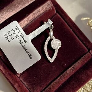 Elegant 925 sterling Silver Moissanite pendant
